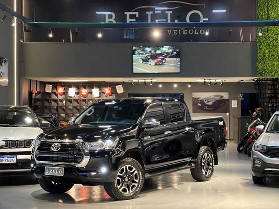 TOYOTA HILUX 2.8 D-4D TURBO DIESEL CD SRV 4X4 AUTOMÁTICO
